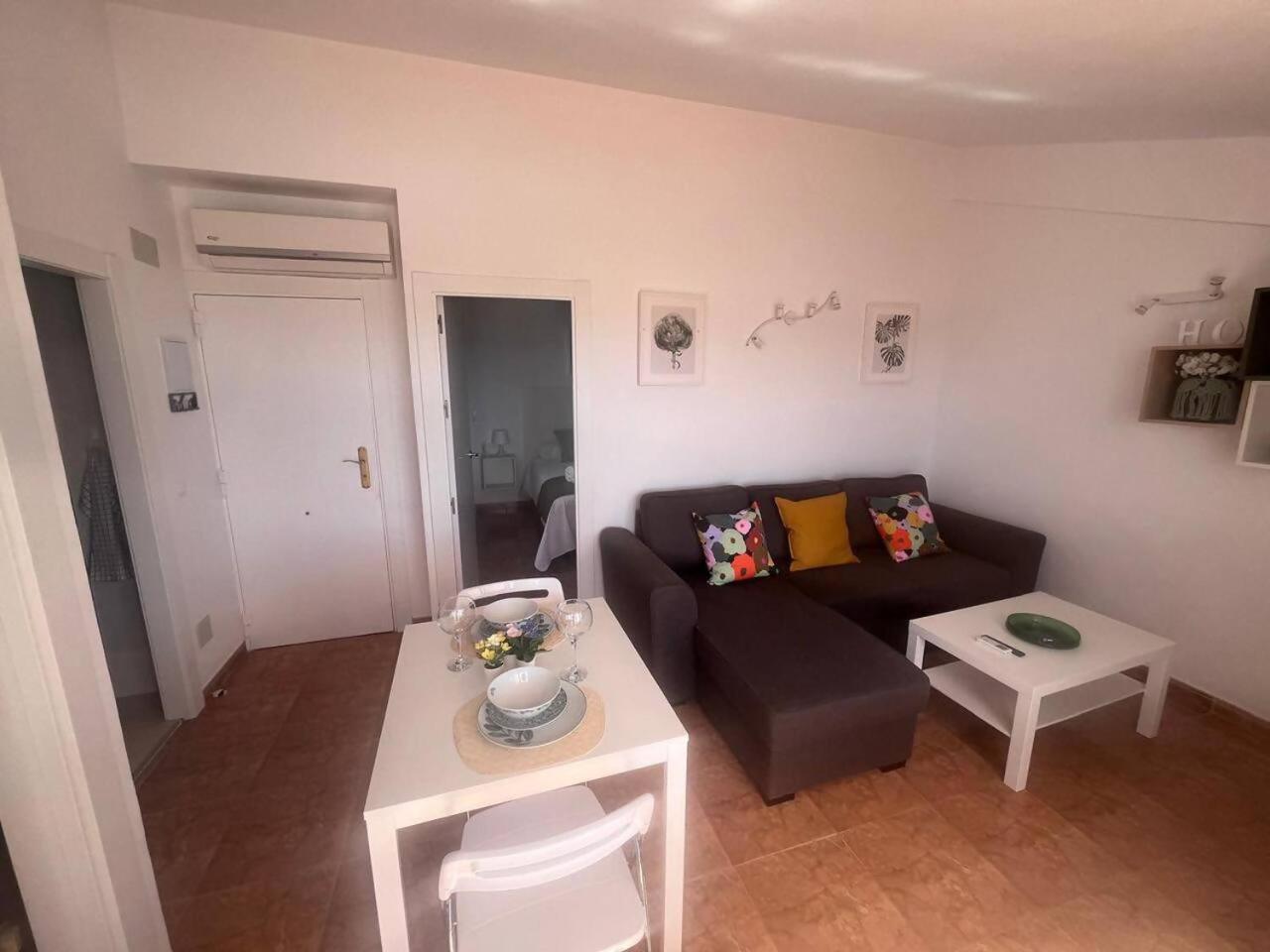 Apartamento Lidia Planta 2, La Carihuela 1ª Linea Playa, Vistas Mar, Buhardilla 1 Dormitorio, 40 M2, 1-3 Huesped, Terraza, Wifi Τορρεμολίνος Εξωτερικό φωτογραφία