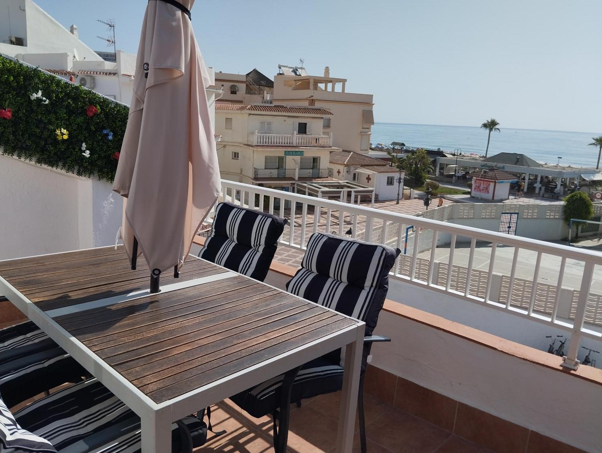 Apartamento Lidia Planta 2, La Carihuela 1ª Linea Playa, Vistas Mar, Buhardilla 1 Dormitorio, 40 M2, 1-3 Huesped, Terraza, Wifi Τορρεμολίνος Εξωτερικό φωτογραφία